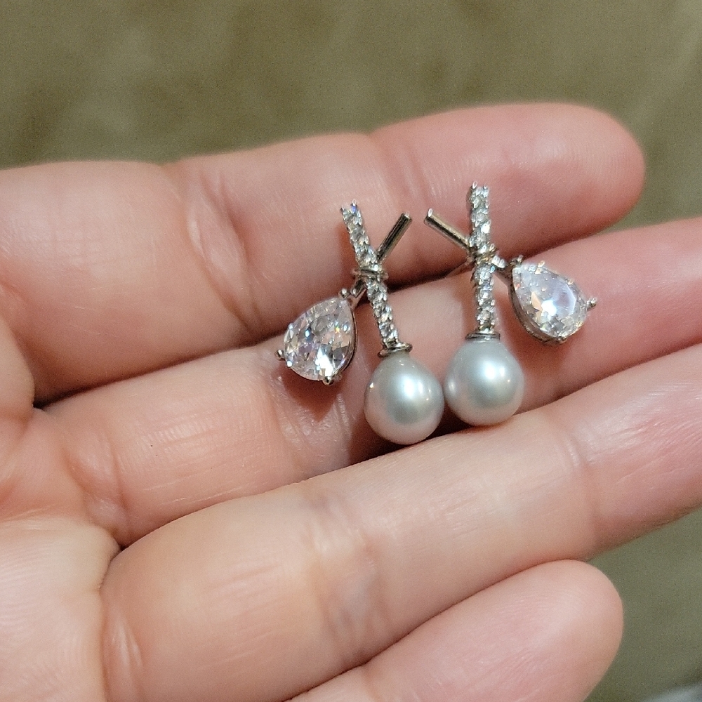 Gray Pear Earrings
